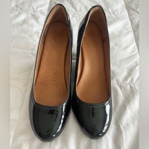 Clarks Women's Black Patent Leather Wedges